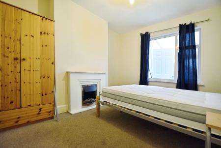 Room Edwalton Avenue in Peterborough