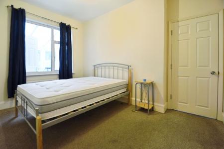 Room Edwalton Avenue in Peterborough