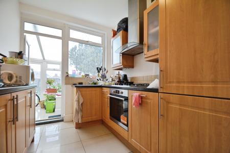 Room Edwalton Avenue in Peterborough