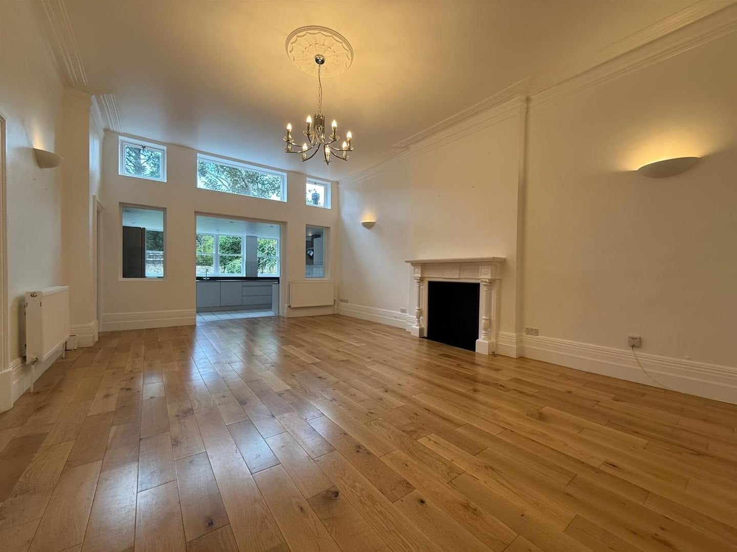 Flat Greencroft Gardens in Greater London