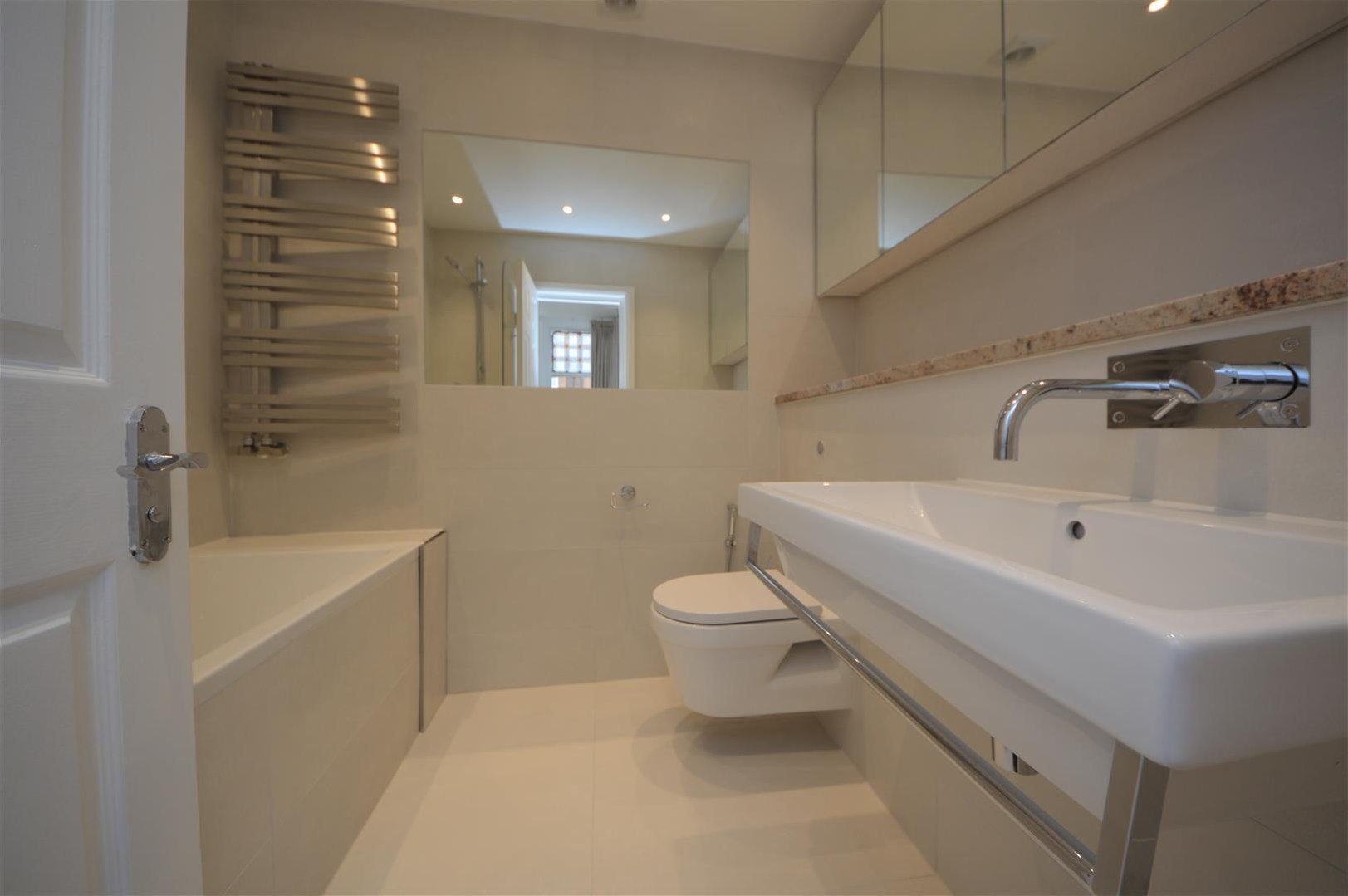 Flat Greencroft Gardens in Greater London