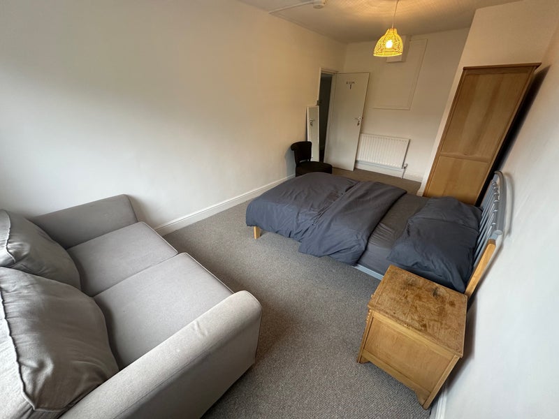 Room Lordship Lane in Greater London