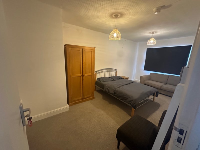 Room Lordship Lane in Greater London