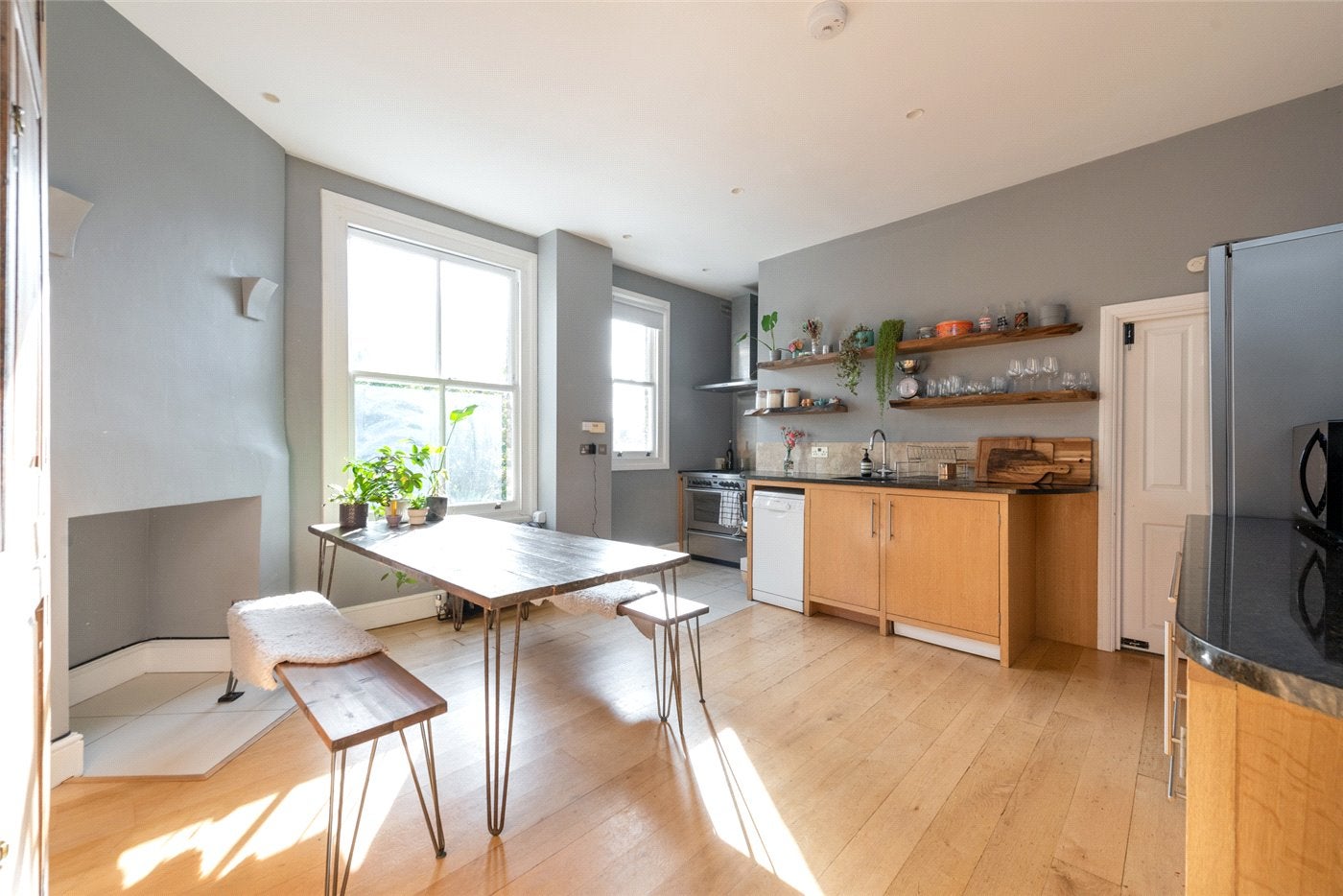 Flat Salusbury Road in Greater London