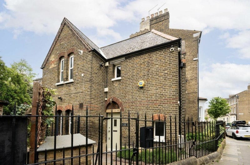 House Charleston Street in Greater London