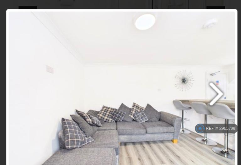 Room Midville Walk in Middlesbrough