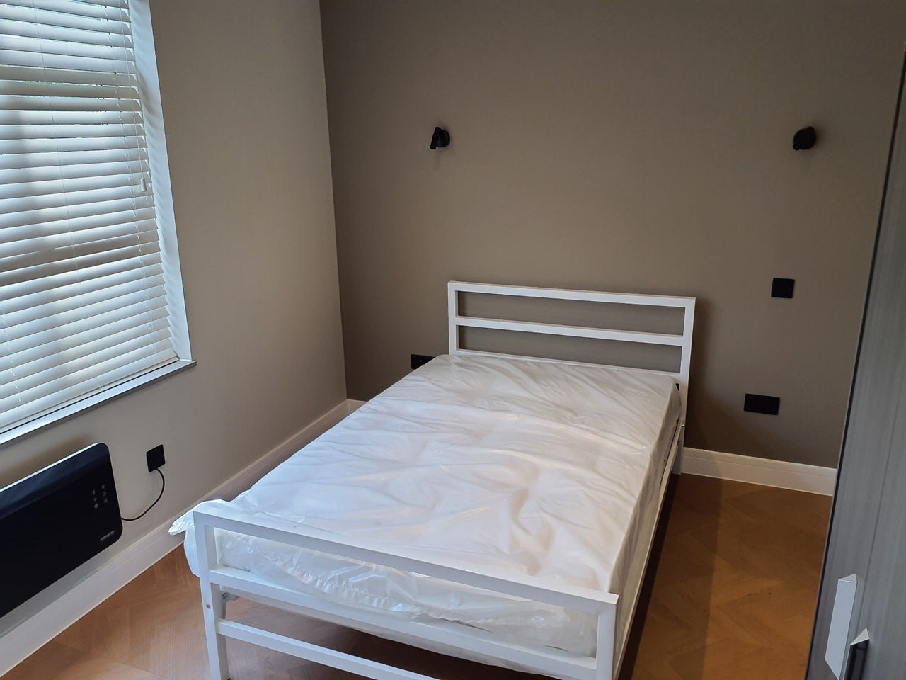 Room Muirfield Road in Three Rivers
