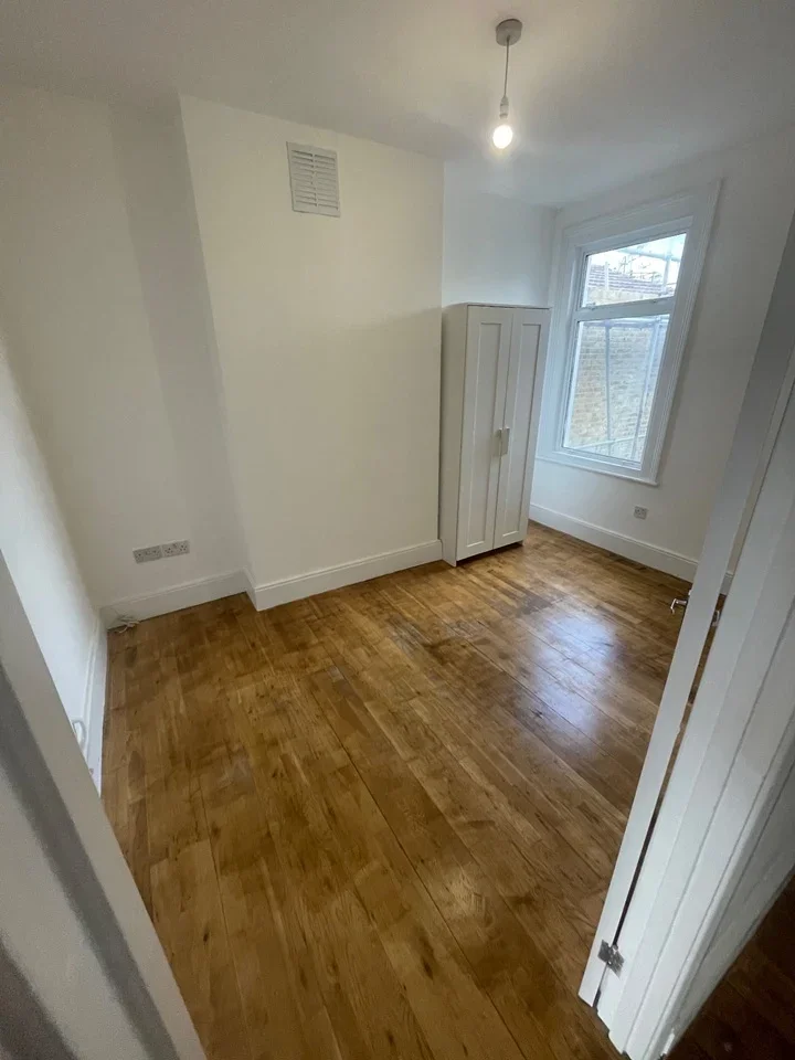 House Himley Road in Greater London