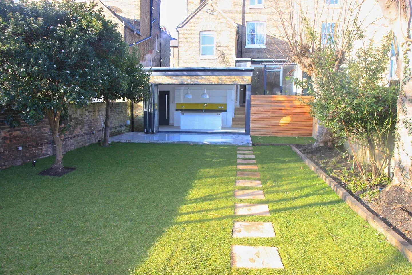 Flat Spencer Road in Greater London