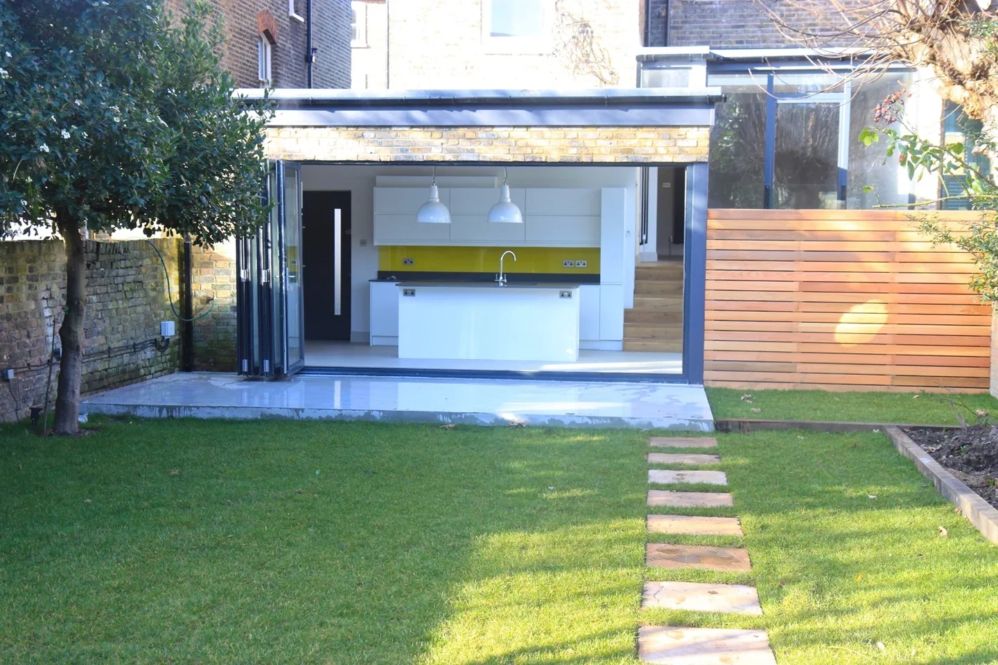 Flat Spencer Road in Greater London