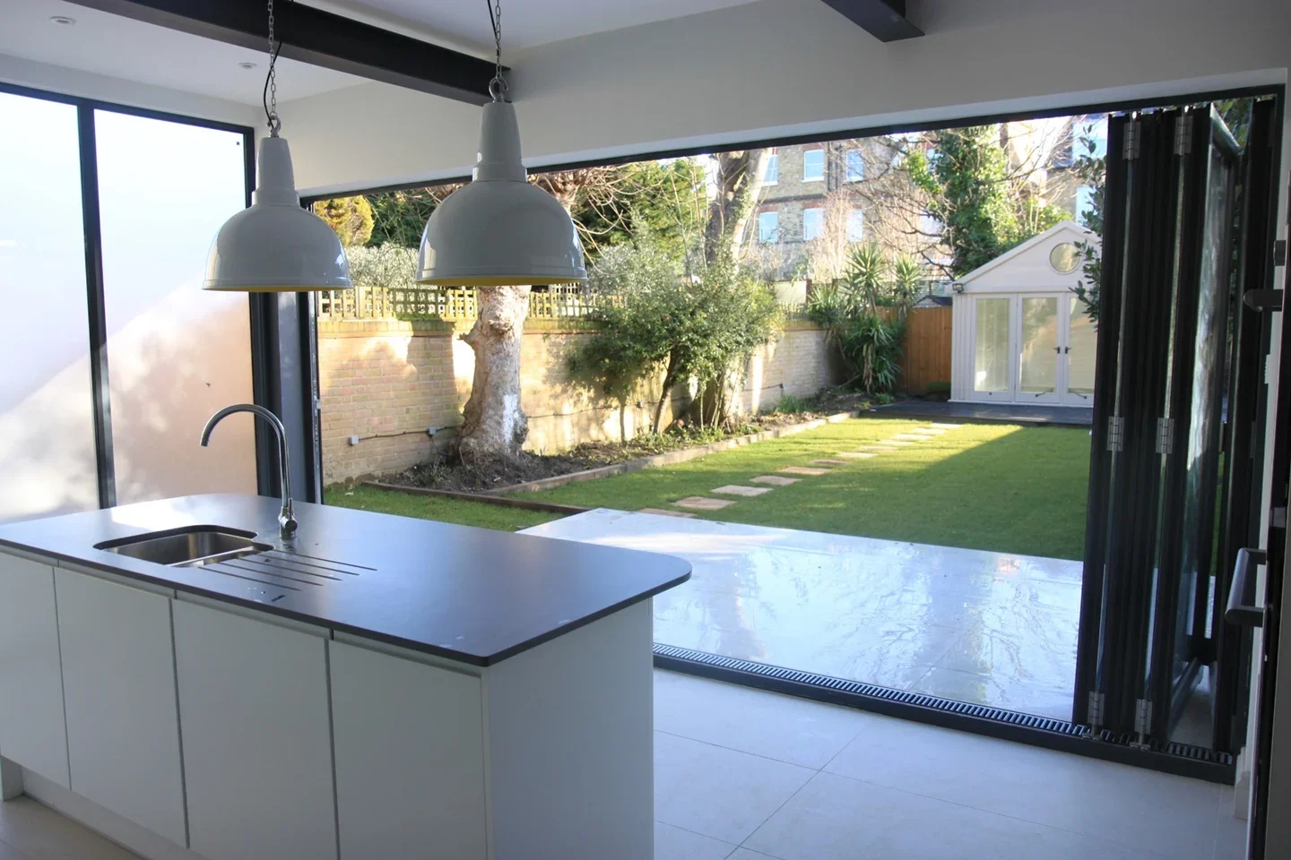 Flat Spencer Road in Greater London