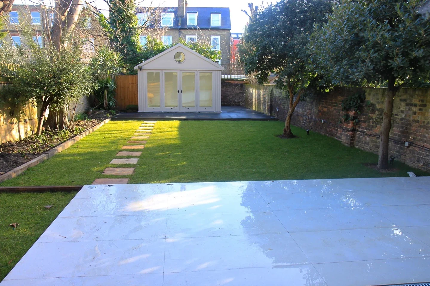 Flat Spencer Road in Greater London