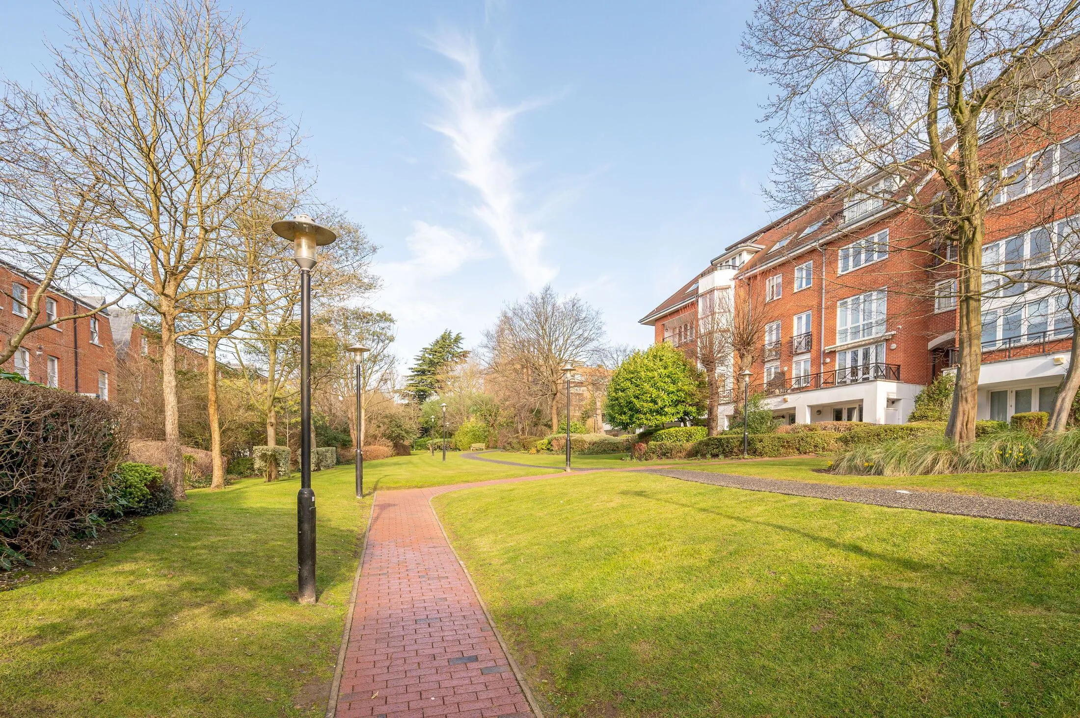 Flat Finchley Road in Greater London