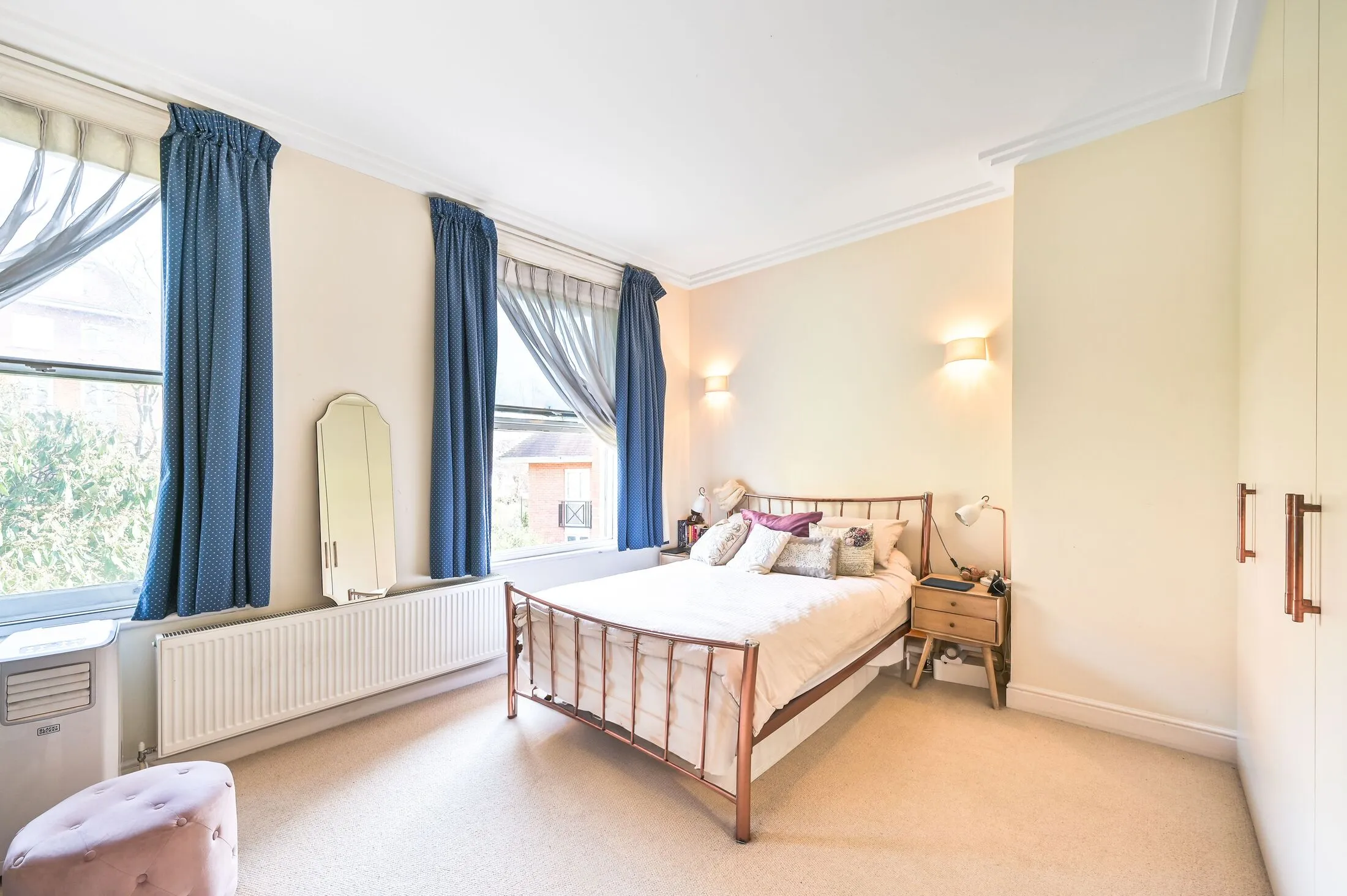 Flat Finchley Road in Greater London