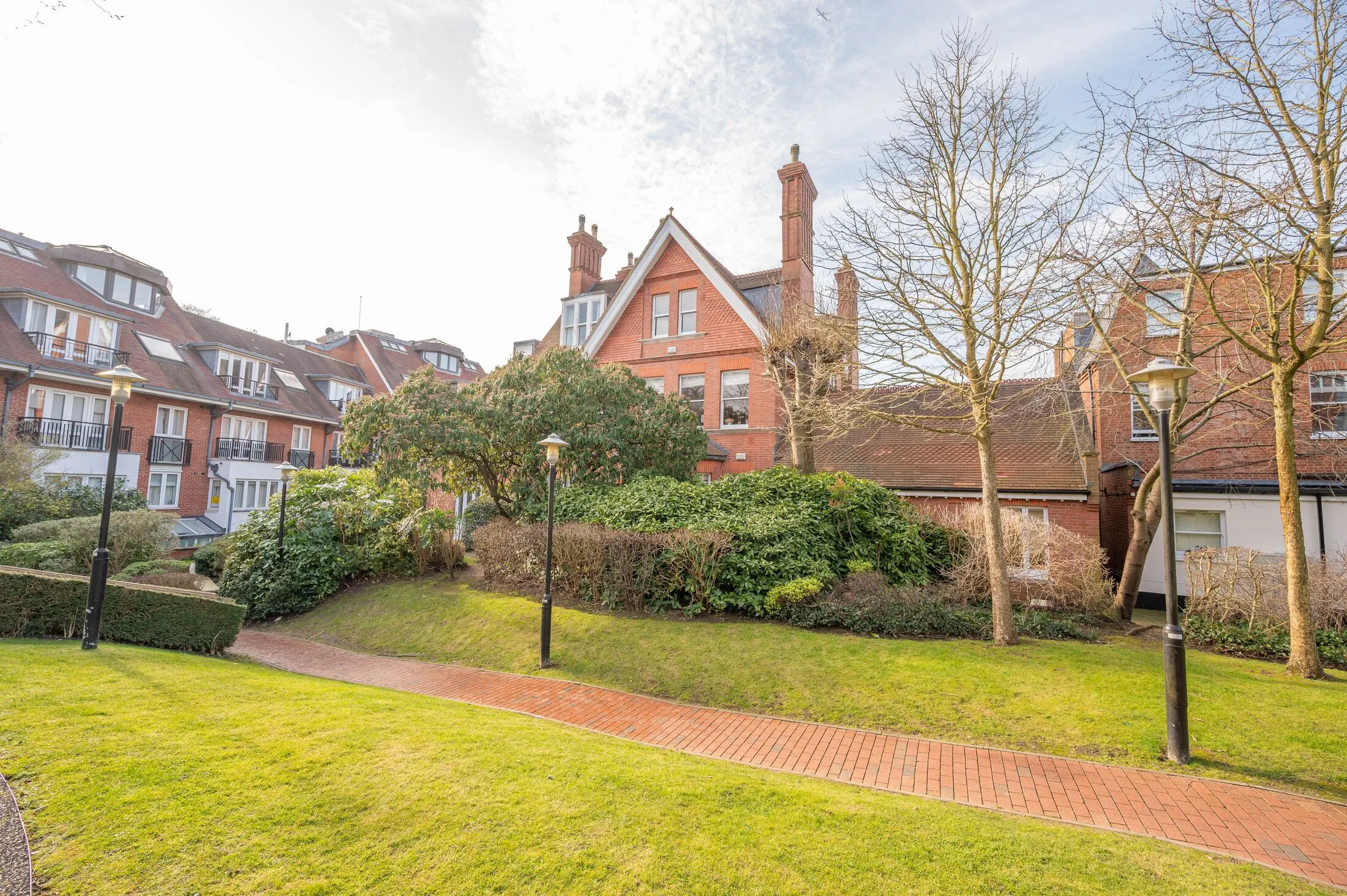 Flat Finchley Road in Greater London