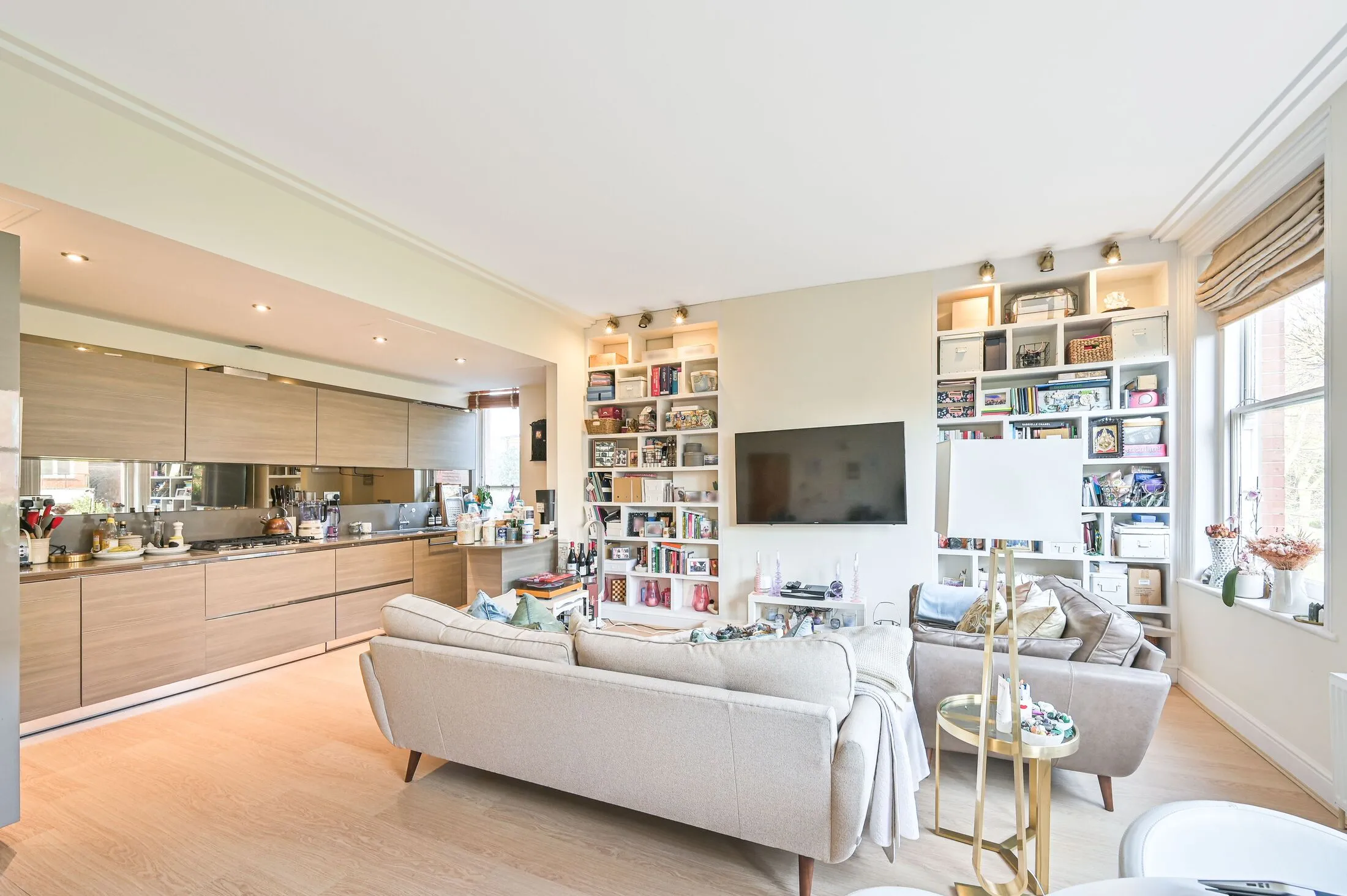 Flat Finchley Road in Greater London