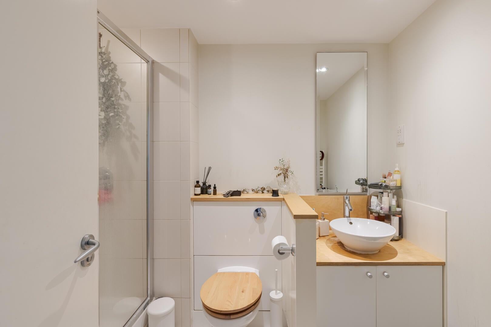 Flat Chepstow Place in City of Westminster