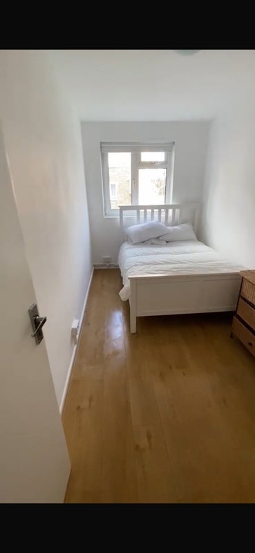 Room Stockwell Road in Greater London