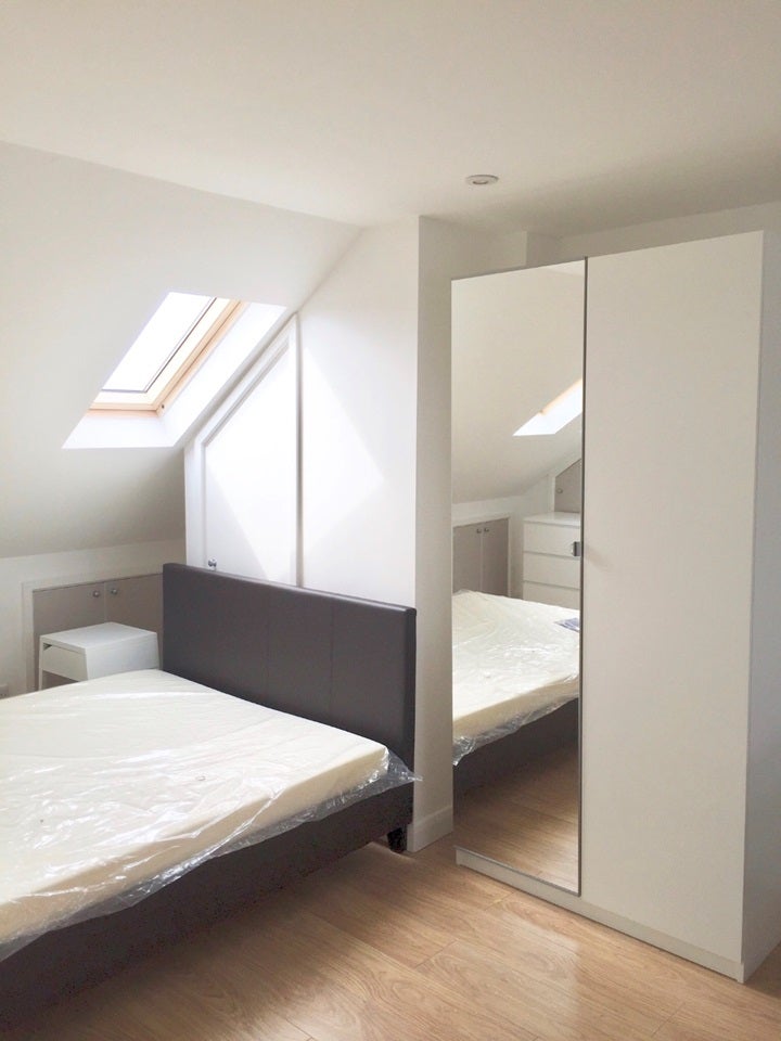 Flat Ashcombe Park in Greater London