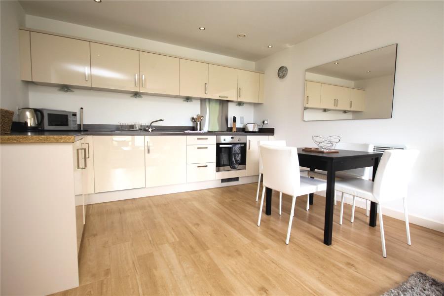Flat Guildford Road in Woking