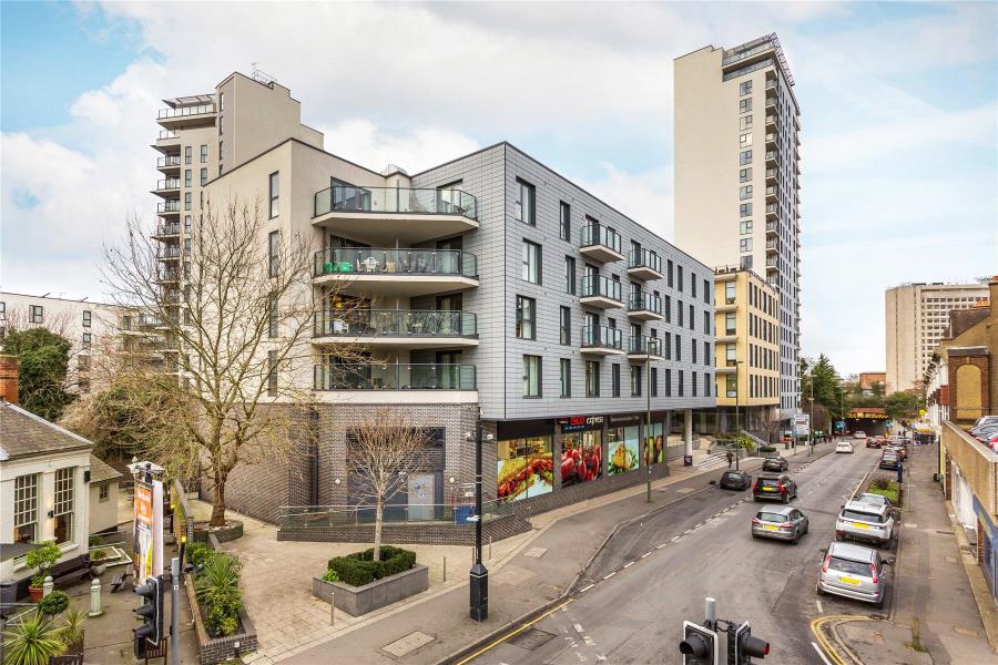 Flat Guildford Road in Woking