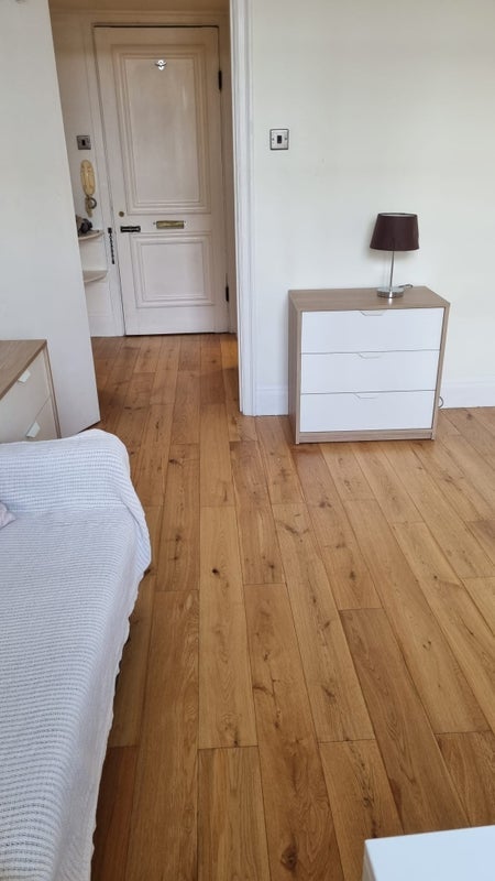 Flat Queensway in City of Westminster