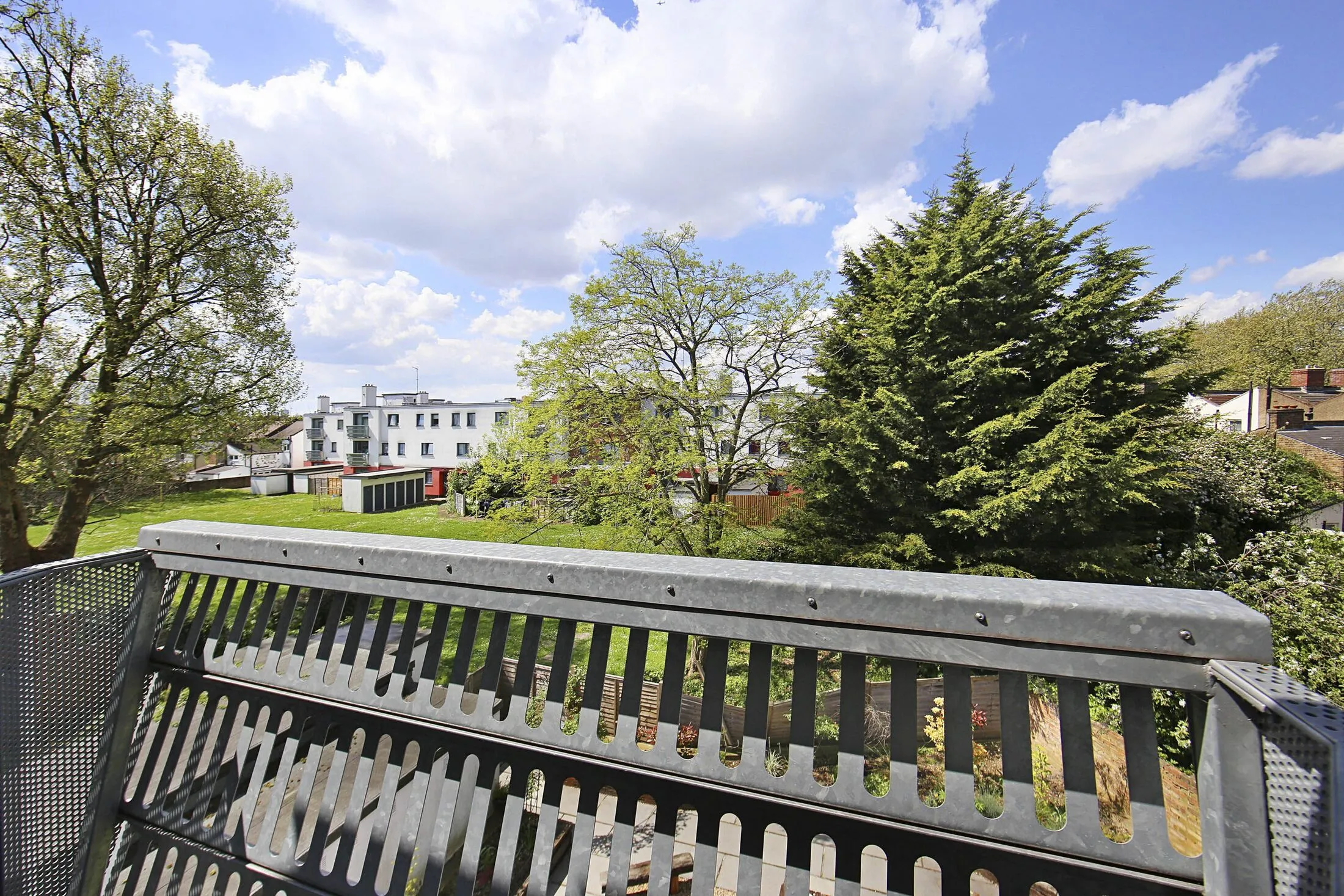 Flat Park Road in Greater London