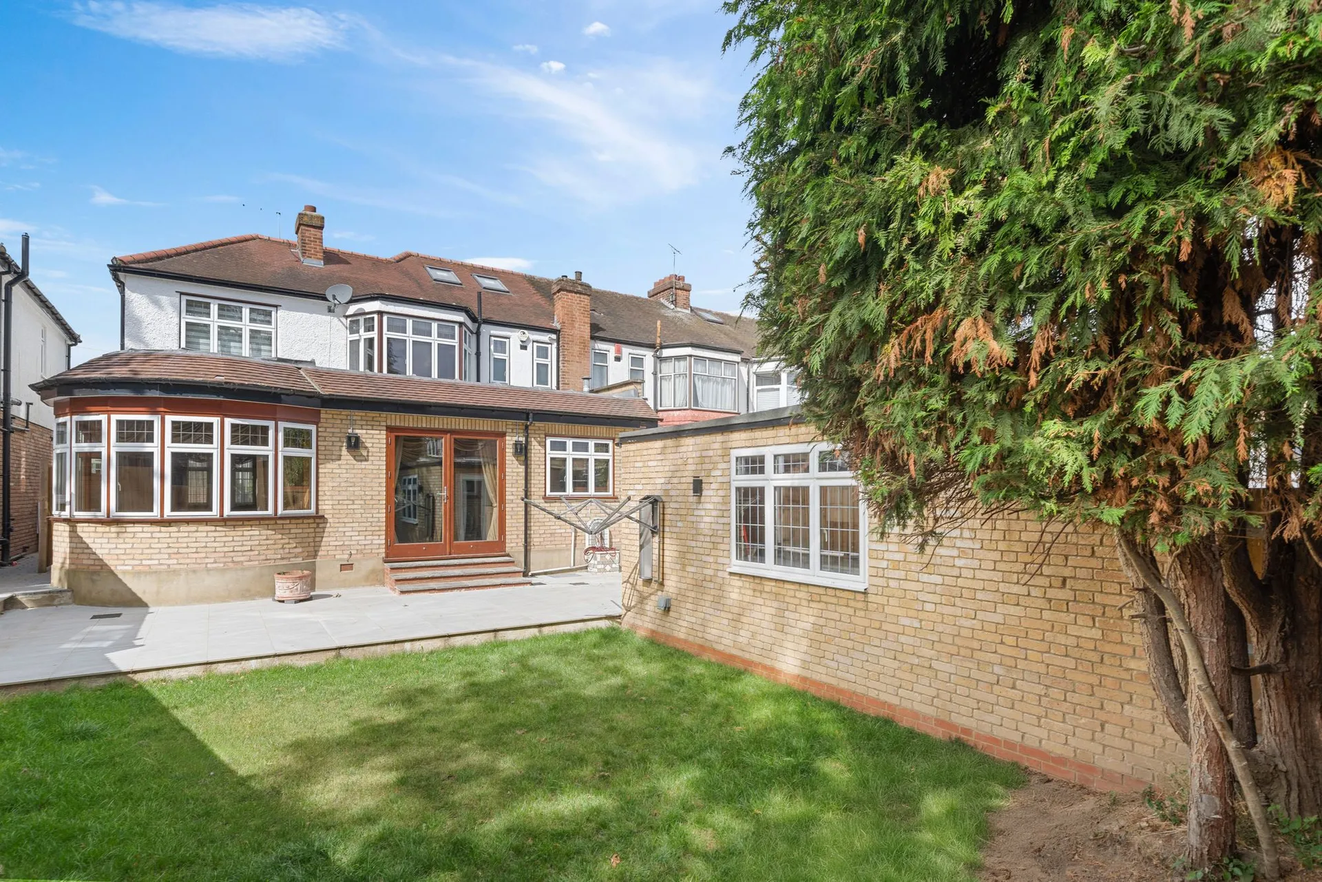 House Laburnum Grove in Greater London