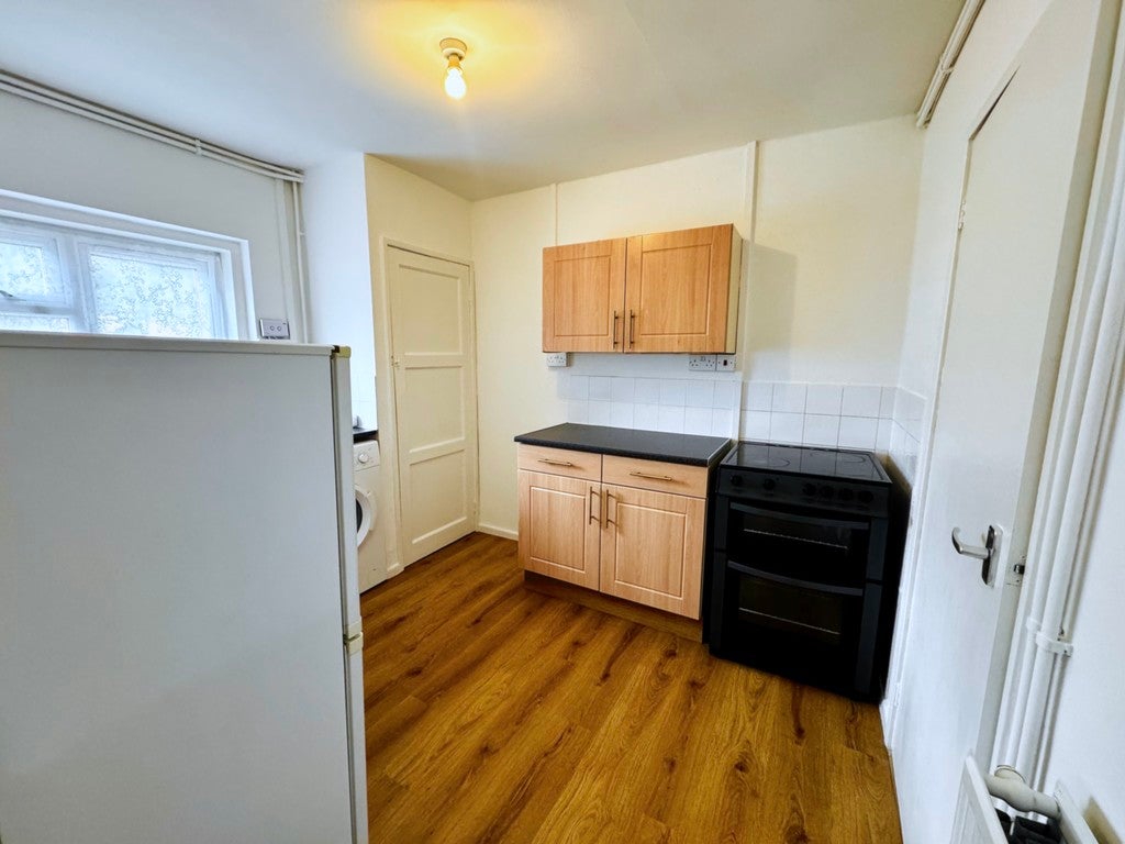 Flat Barrowmead Drive in Bristol