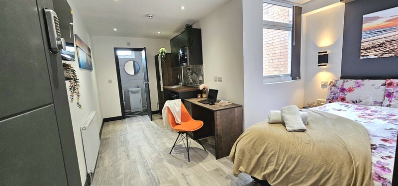 Room Marlborough Road in Coventry