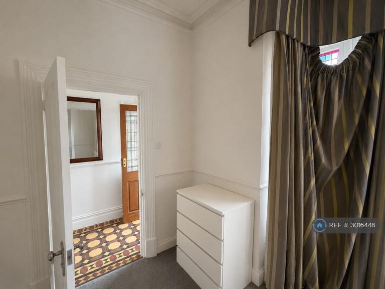 Room Maidstone Road in Chatham