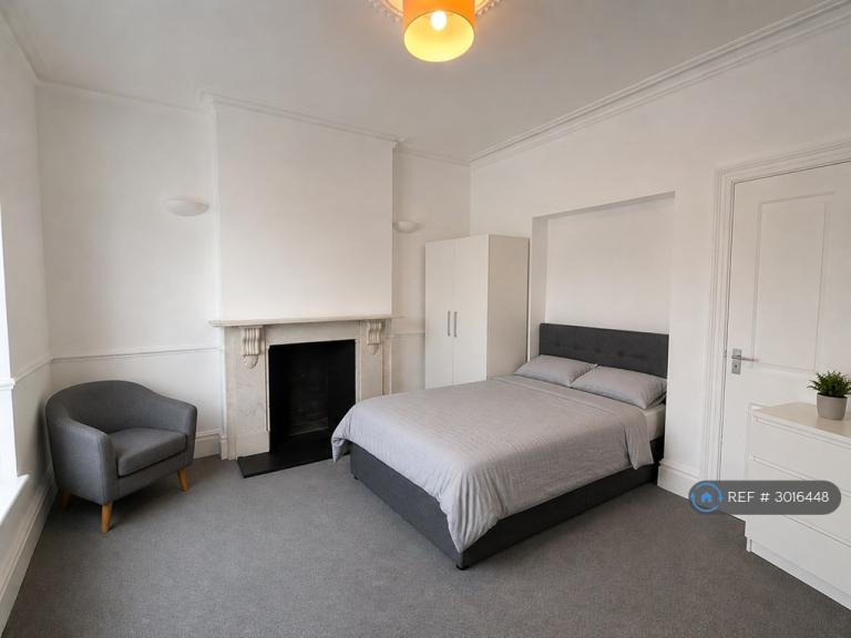 Room Maidstone Road in Chatham