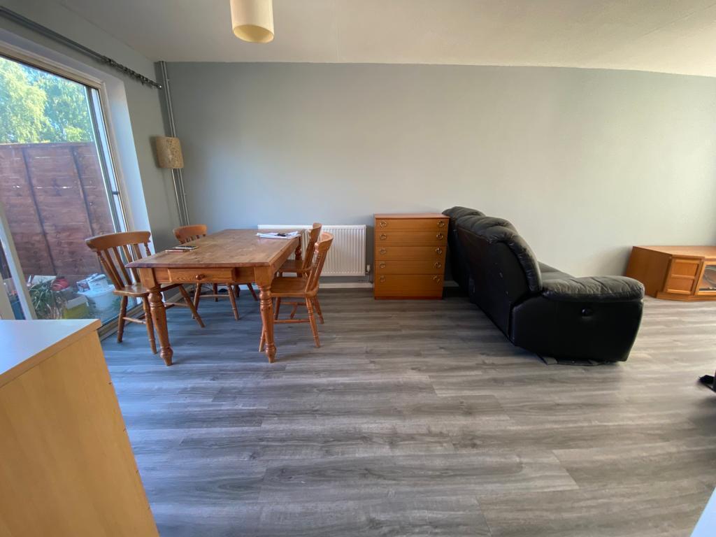 Flat Calder Walk in Royal Leamington Spa