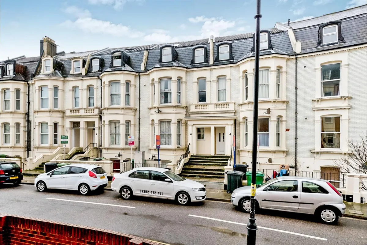 Flat Alhambra Road in Portsmouth