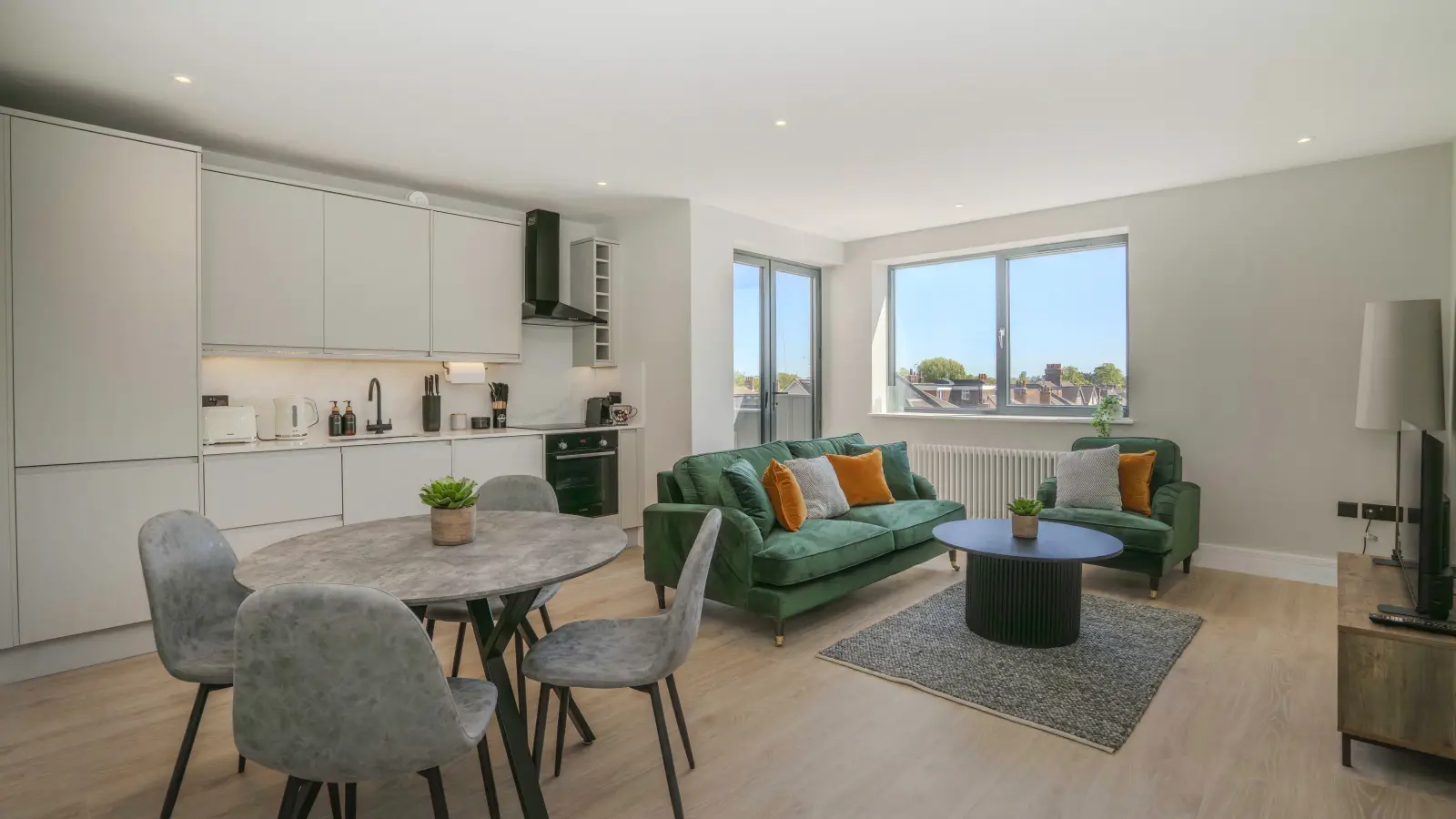 Flat Elm Grove in Greater London