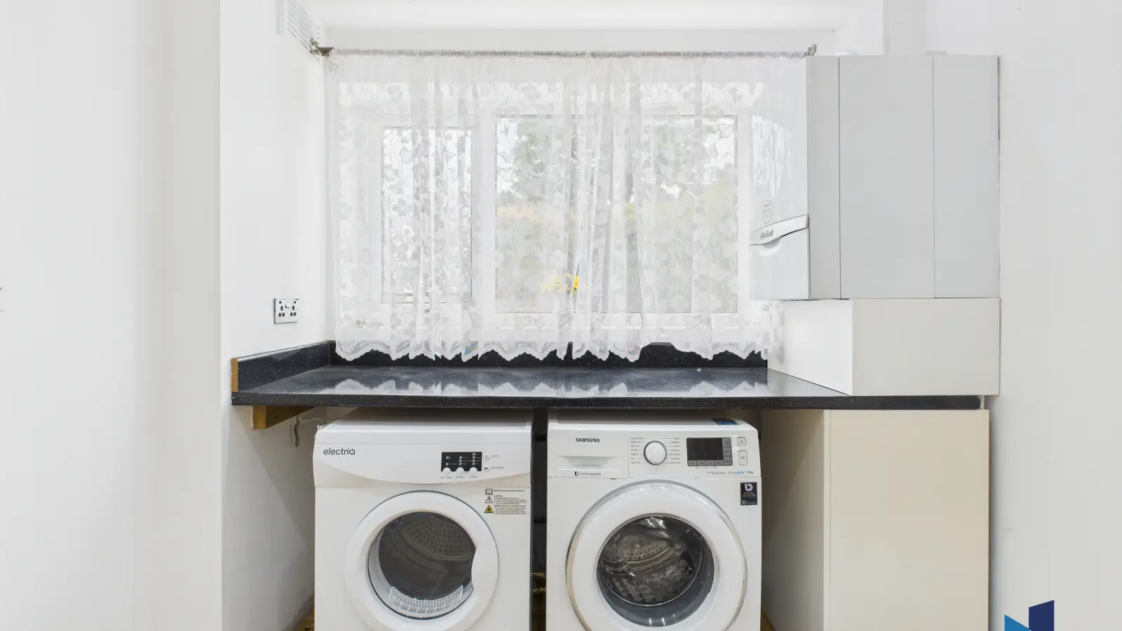 Flat Beaumont Road in Greater London