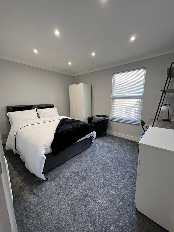 Room King Edward Road in Gillingham