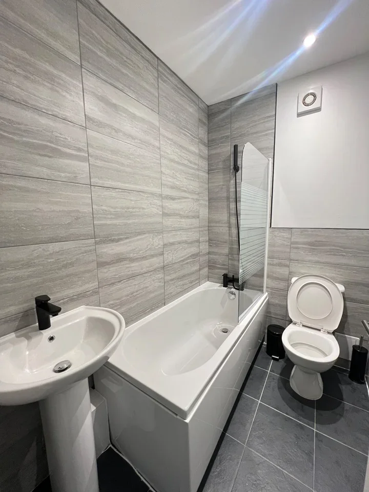 Room King Edward Road in Gillingham