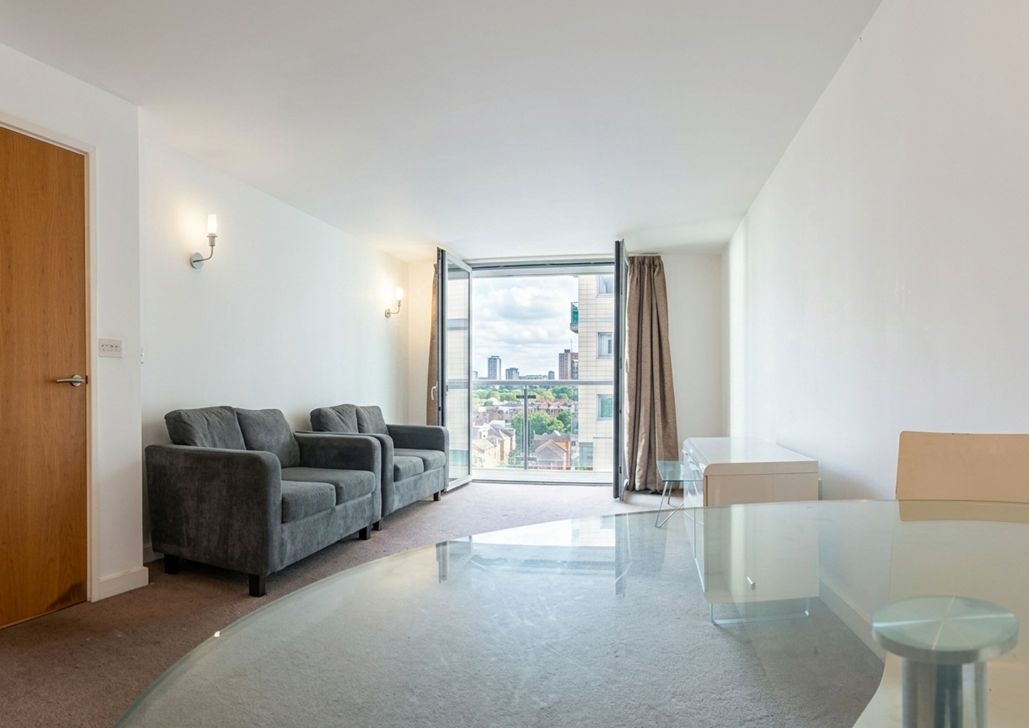 Flat Stadium Way in Greater London