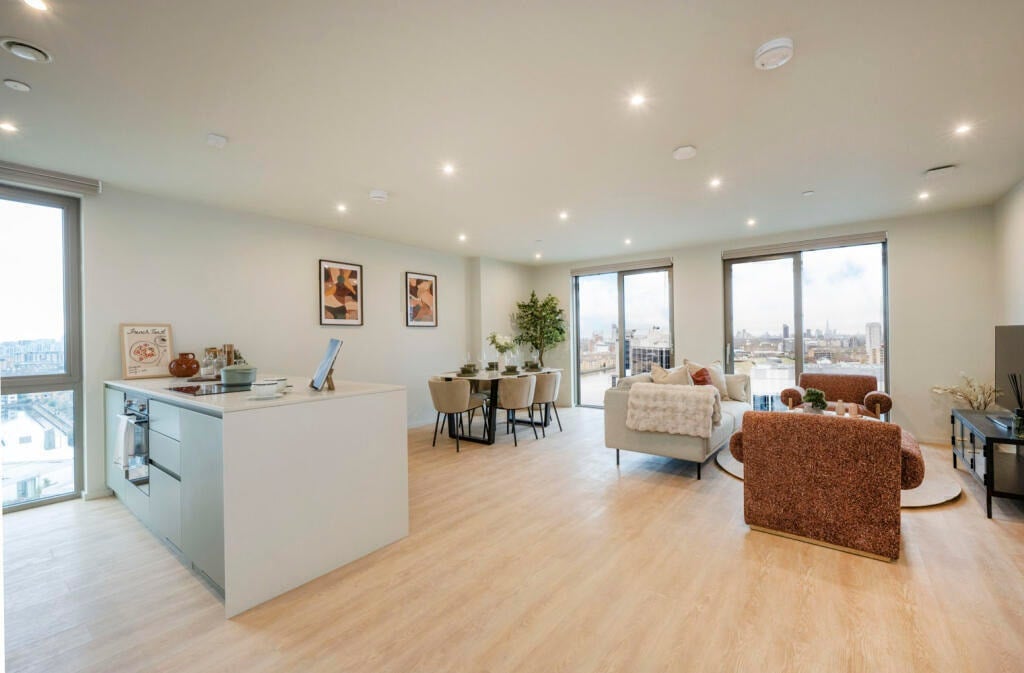 Flat Selsdon Way in Greater London
