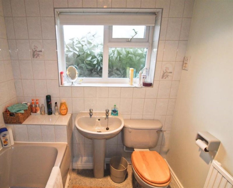 Room Averhill in Salford