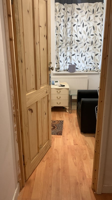 Room Lyndhurst Street in Cardiff