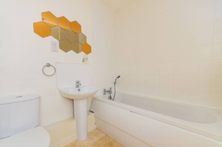 Flat Beckenham Road in Greater London
