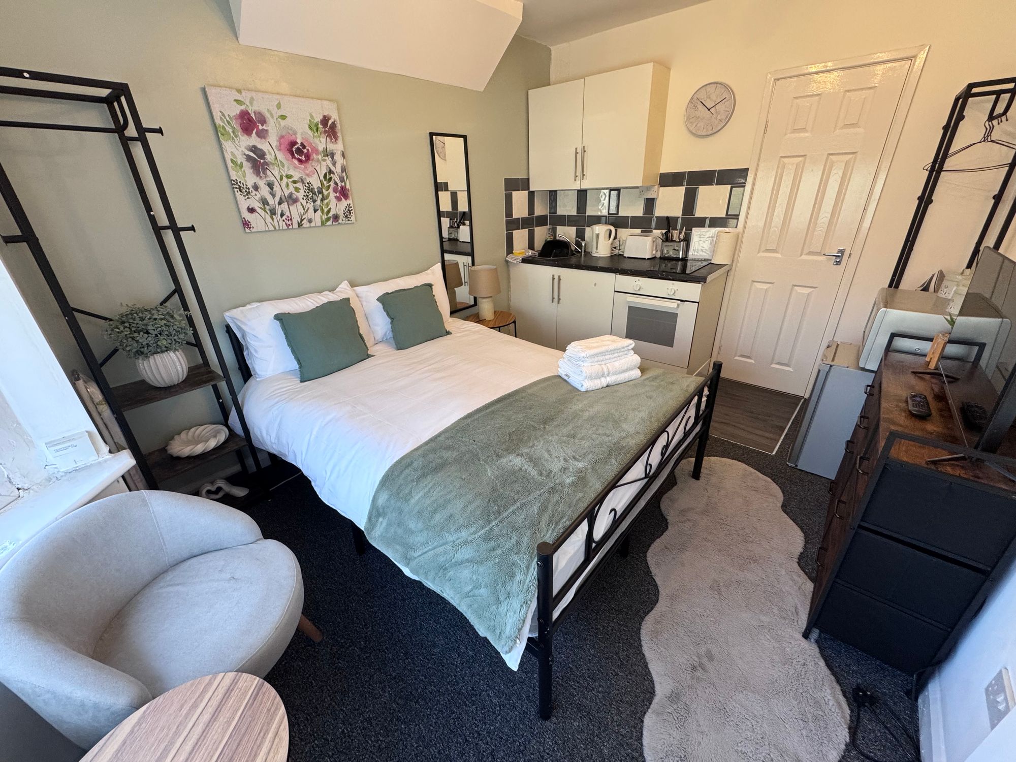 Flat Aldermoor Lane in Coventry