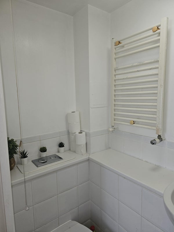 Room Clarke Close in Greater London