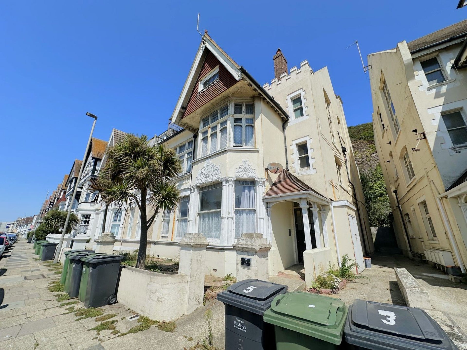 Flat Grosvenor Crescent in St Leonards