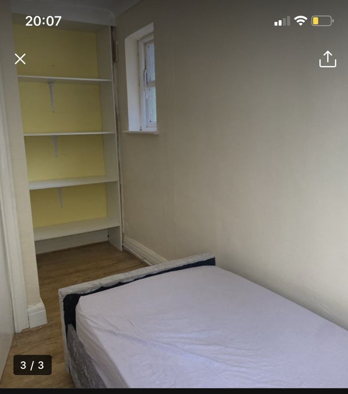 Room Plaistow Avenue in Birmingham