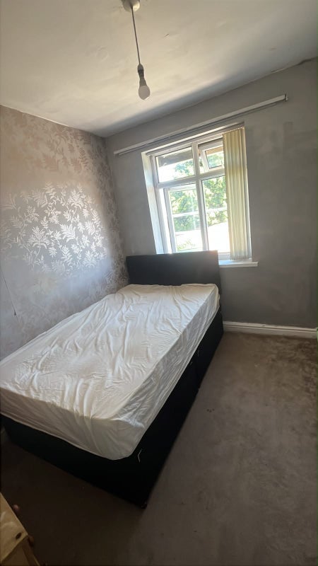 Room Plaistow Avenue in Birmingham