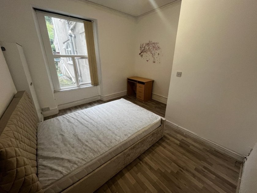 Room Mansel Street in Swansea