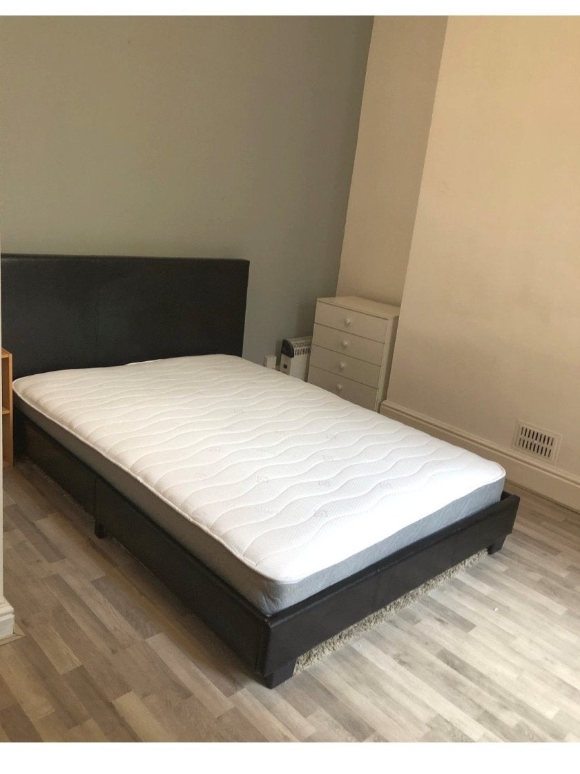 Flat Mansel Street in Swansea